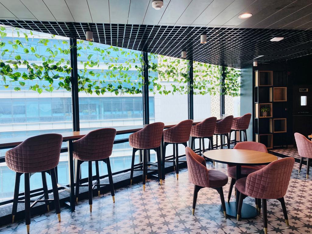 Platina Tower — Meeting Room