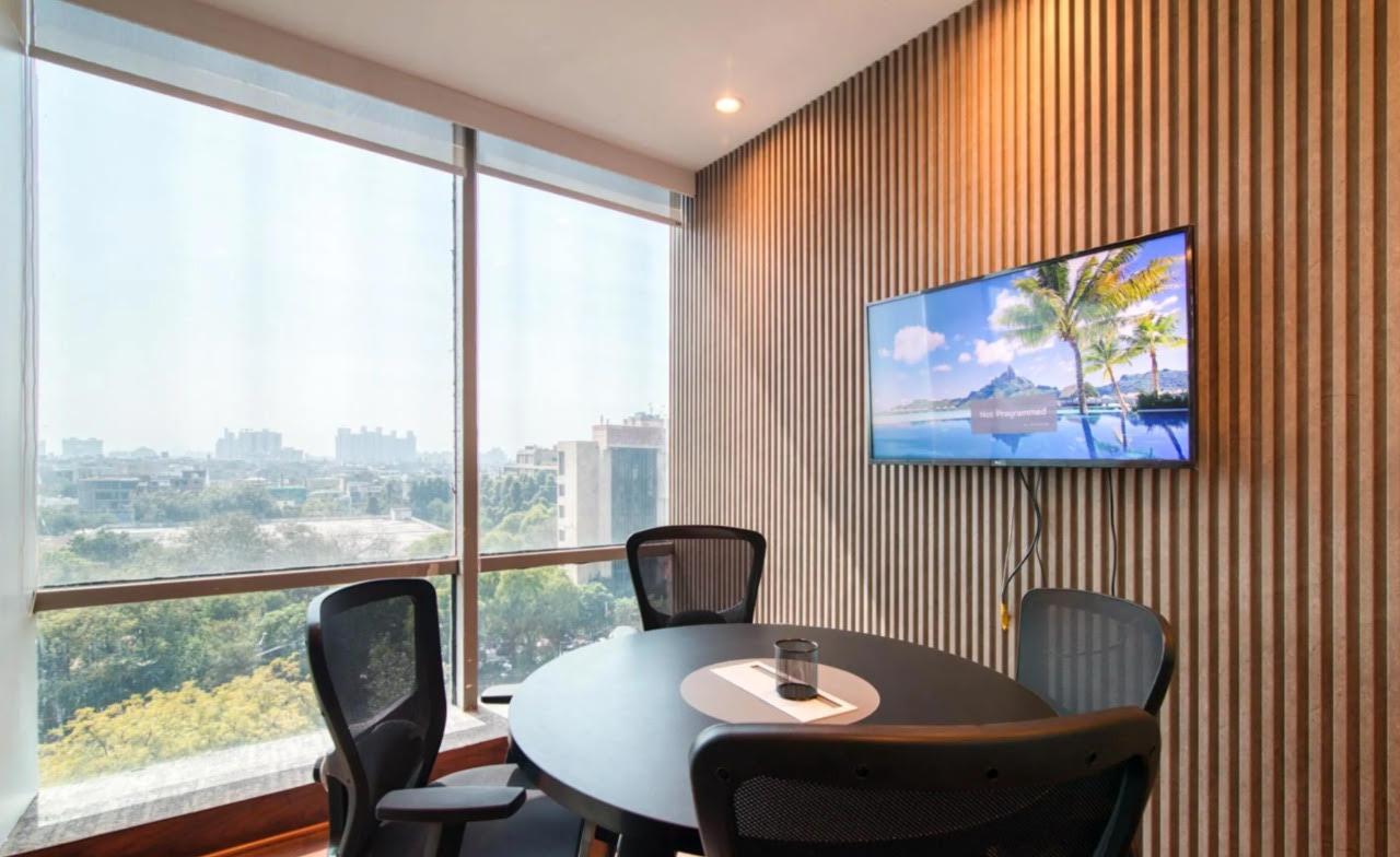 Platina Tower — Lounge View 1
